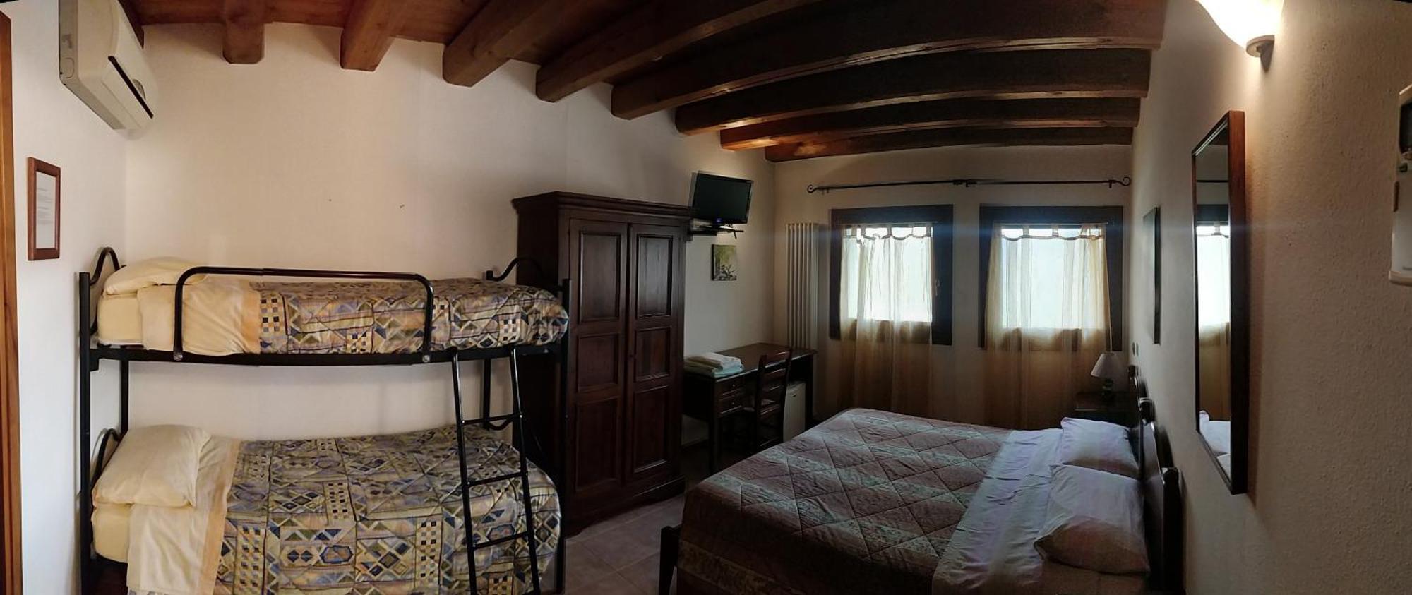 Agriturismo L'Albara - Wines, Pool & Spa Villaganzerla Room photo