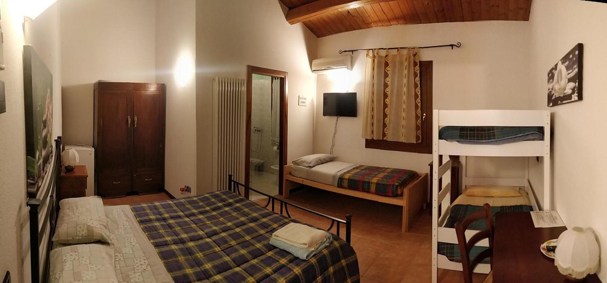 Agriturismo L'Albara - Wines, Pool & Spa Villaganzerla Room photo